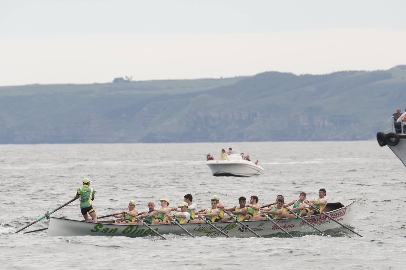 Los azules consiguieron aventajar en el primer tramo de la regata a Pedreña y mantuvieron la renta hasta la línea de meta