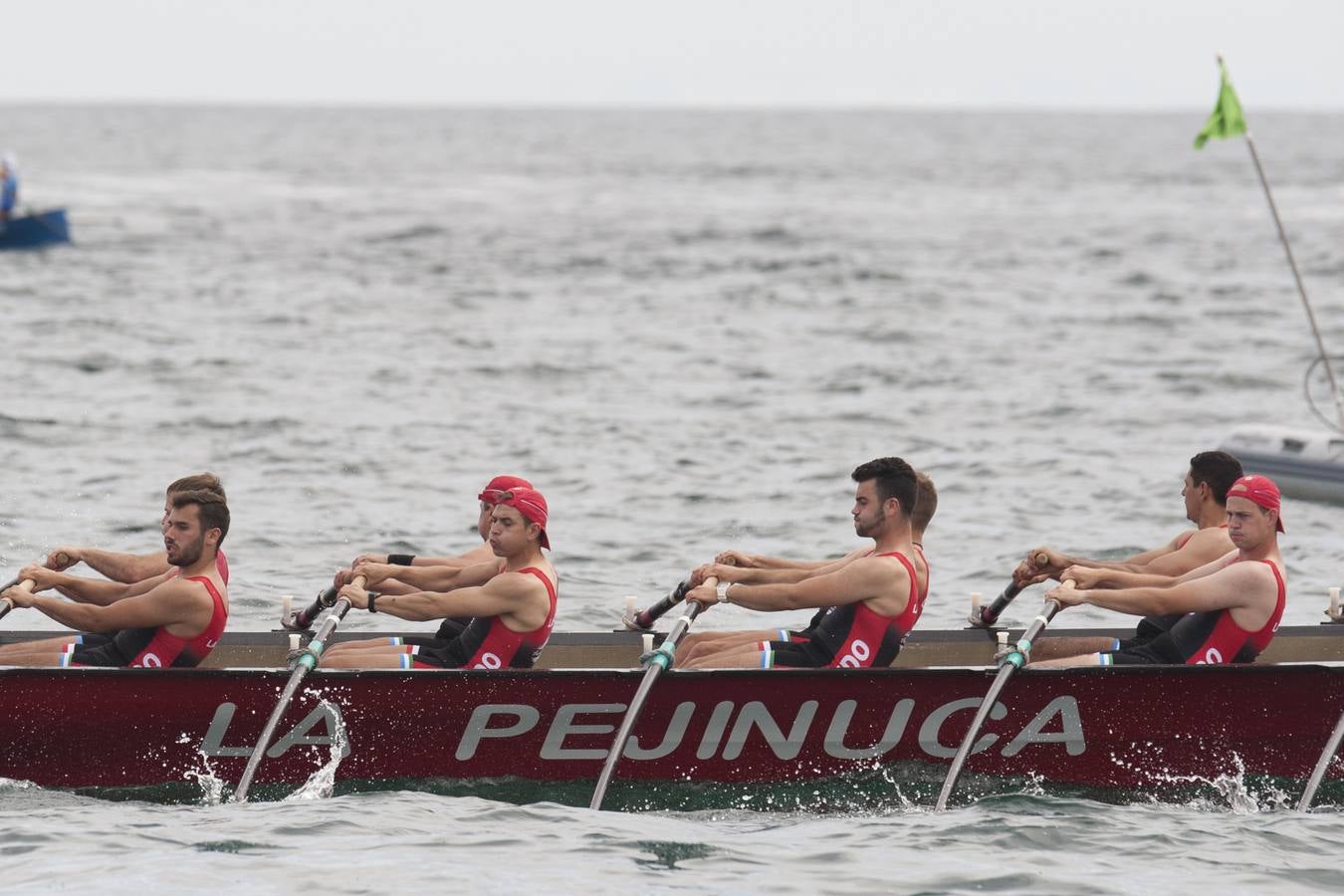 Los azules consiguieron aventajar en el primer tramo de la regata a Pedreña y mantuvieron la renta hasta la línea de meta