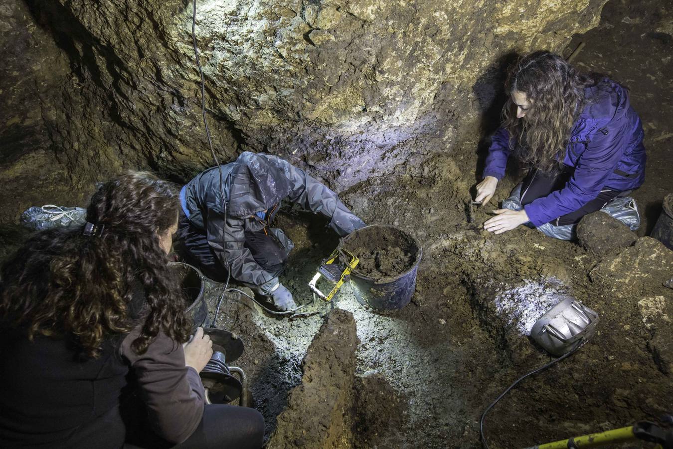 Fotos: Nueva excavación en la Cueva del Pendo