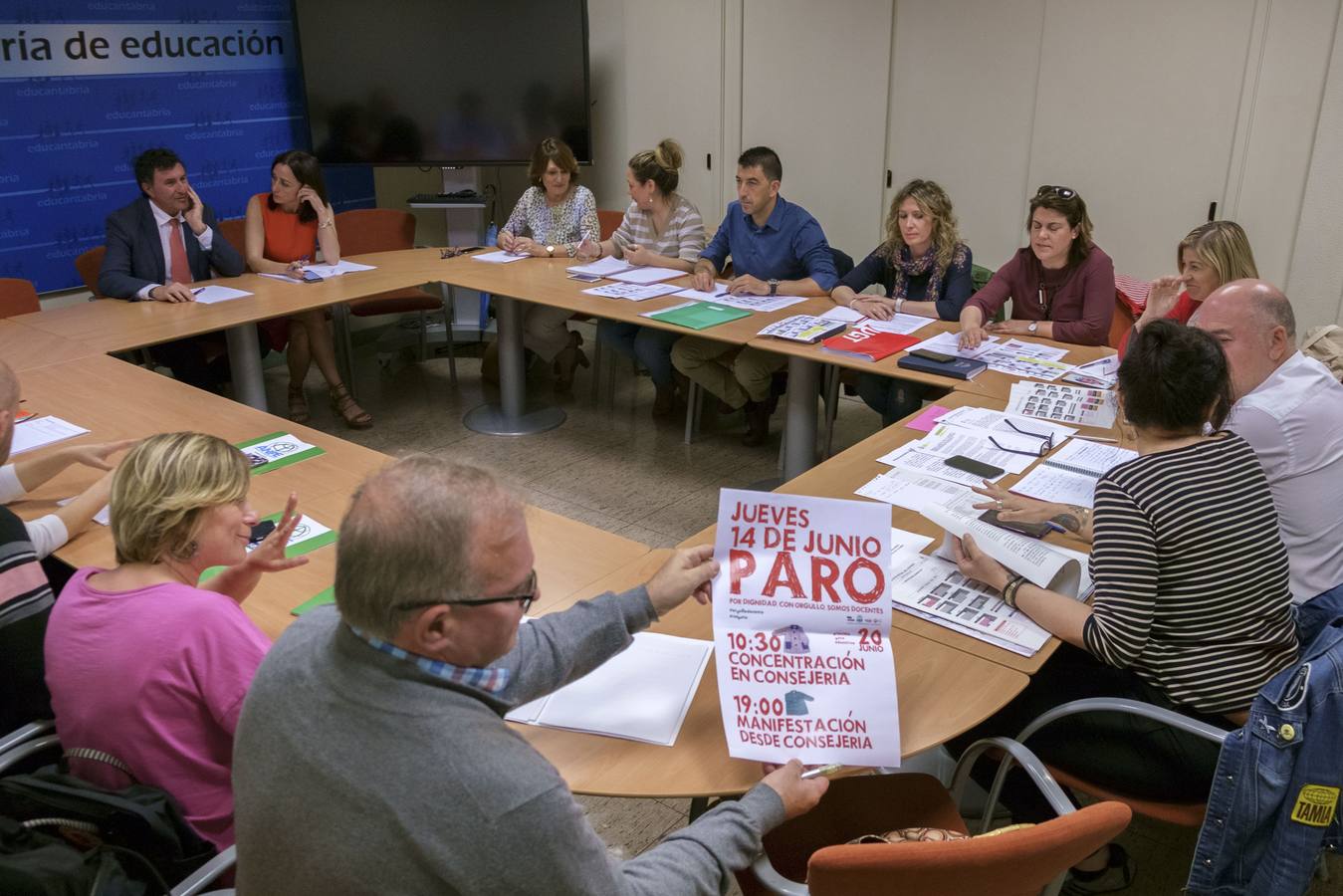 Educación impone un calendario escolar con una jornada reducida parcial y más días lectivos