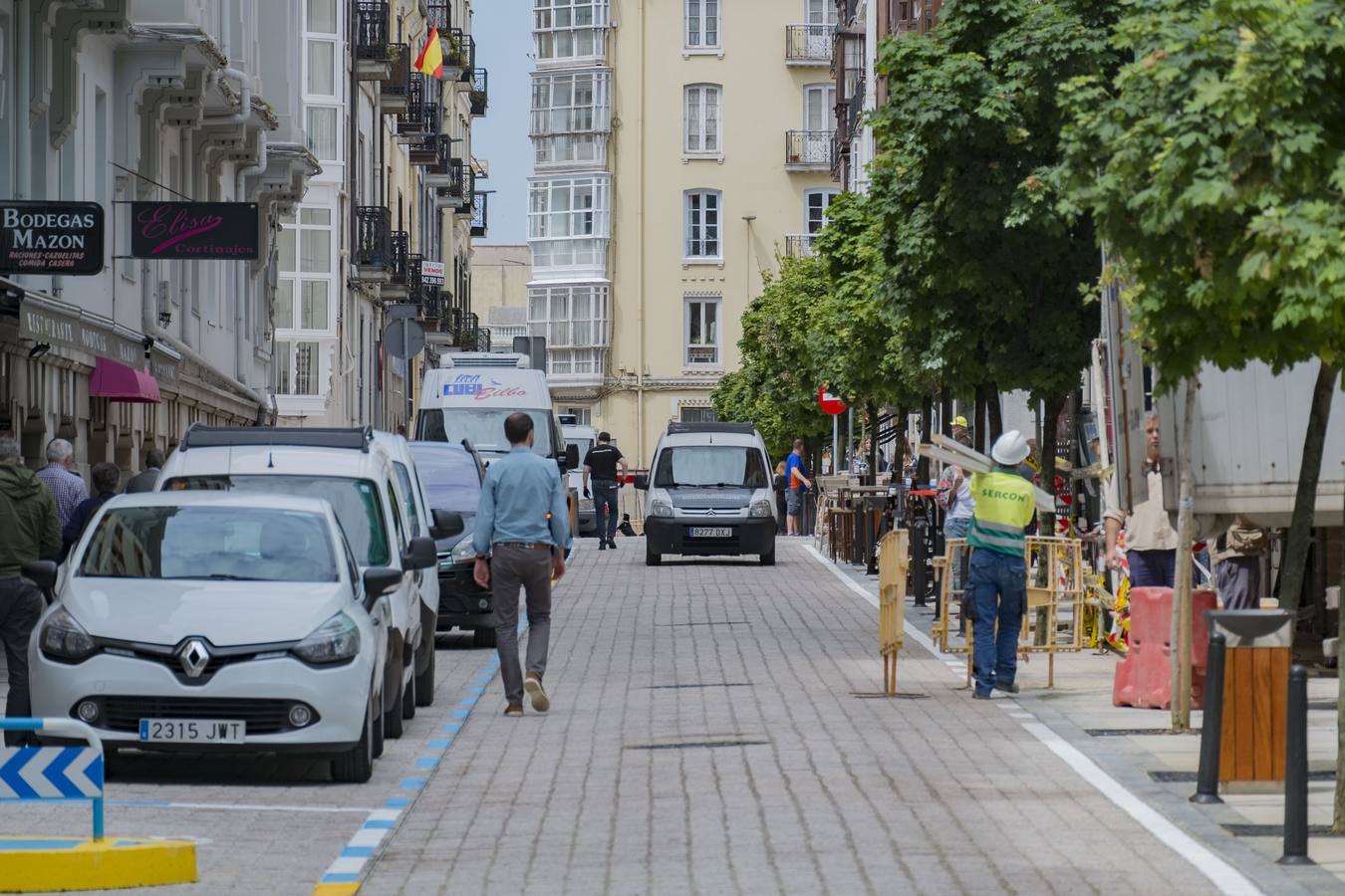 Fotos: La calle Peña Herbosa al fin se abre al tráfico