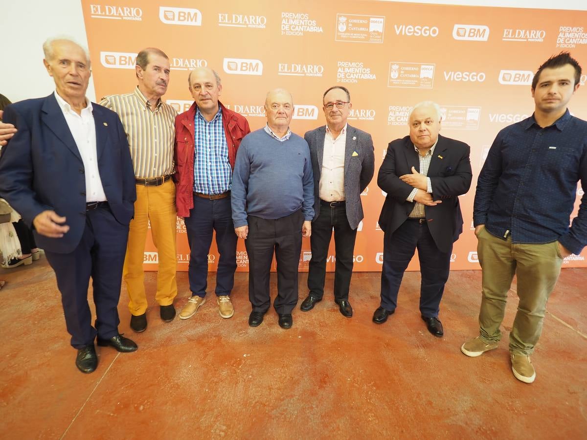 La gala de entrega de os Premios Alimentos de Cantabria reunió en Torrelavega a destacados representantes del sector agroalimentario de la región y de la sociedad de Cantabria.