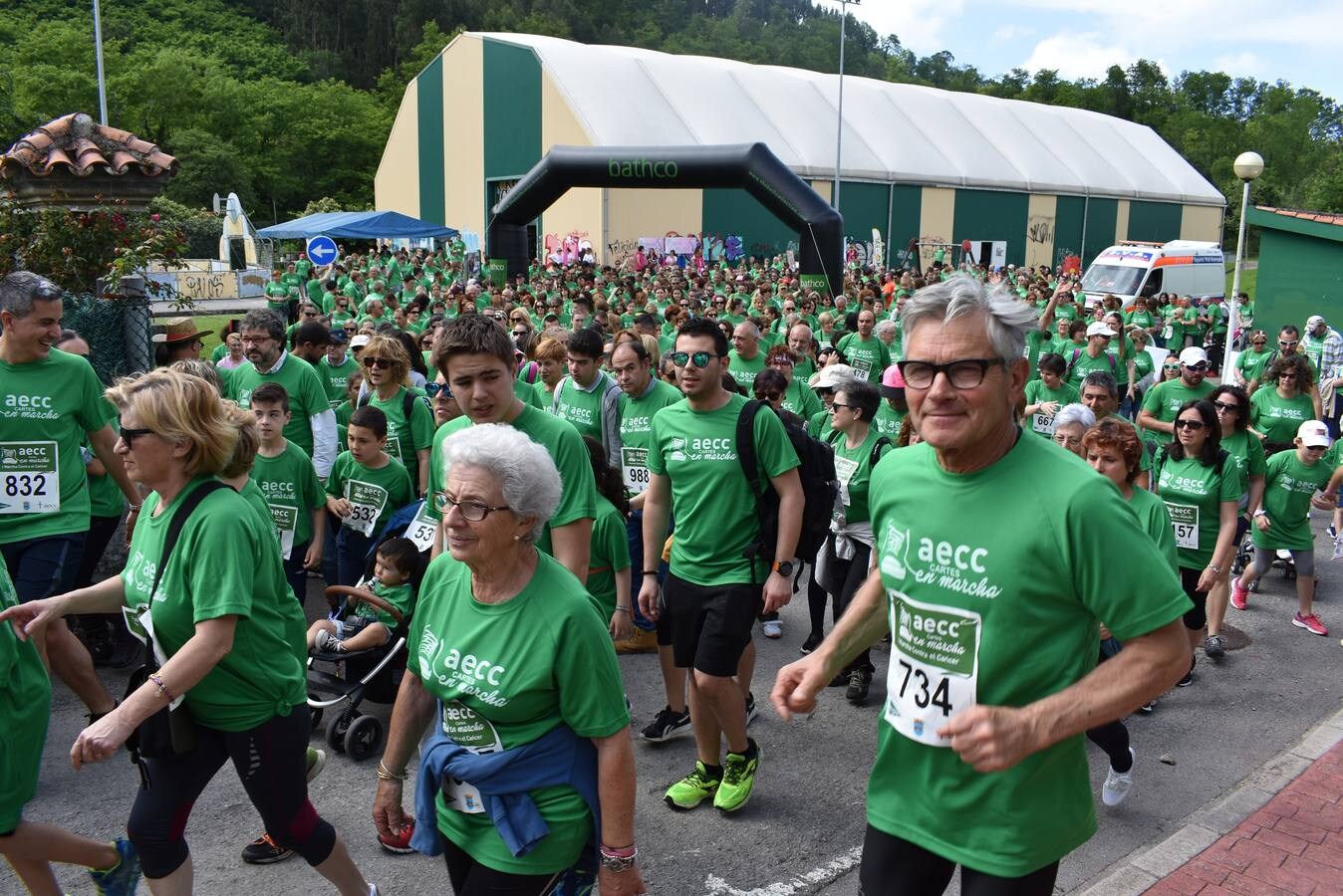 Fotos: Multitudinaria marcha contra el cáncer celebrada en Cartes