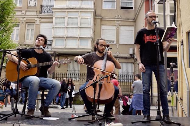 Actuación musical en la calle del Sol. 