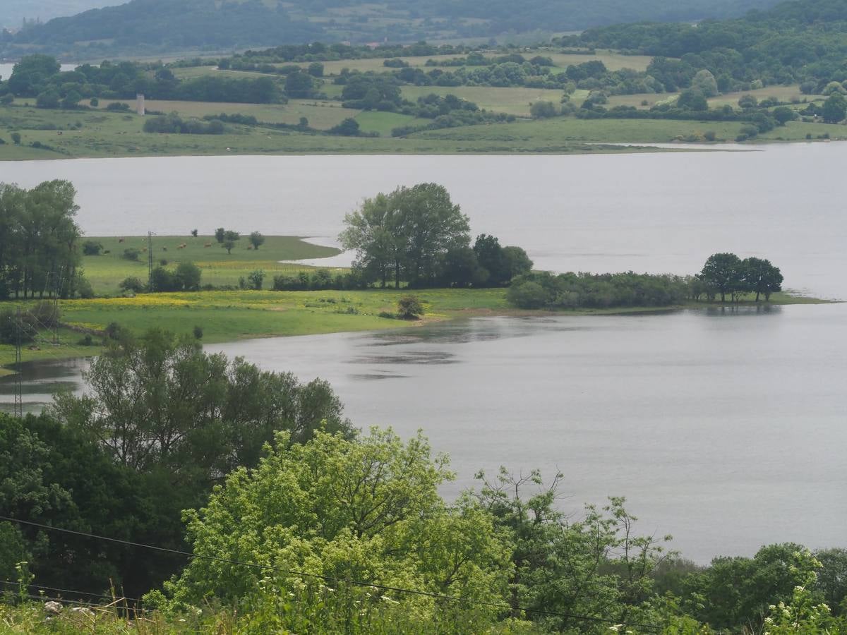 El embalse del Ebro deja atrás uno de sus años más complicados recibiendo al verano el nivel de agua al 87% de su capacidad.