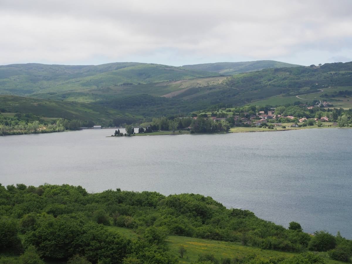 El embalse del Ebro deja atrás uno de sus años más complicados recibiendo al verano el nivel de agua al 87% de su capacidad.