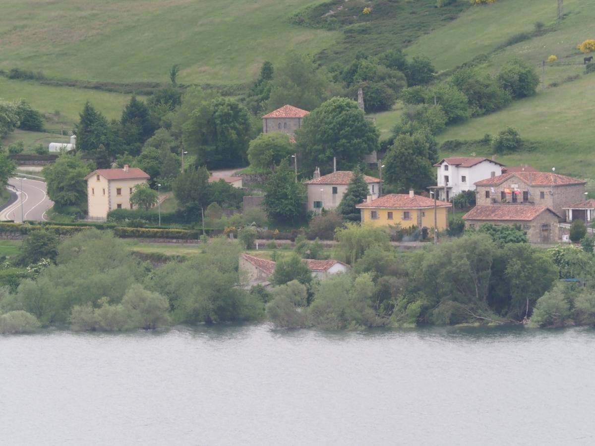 El embalse del Ebro deja atrás uno de sus años más complicados recibiendo al verano el nivel de agua al 87% de su capacidad.