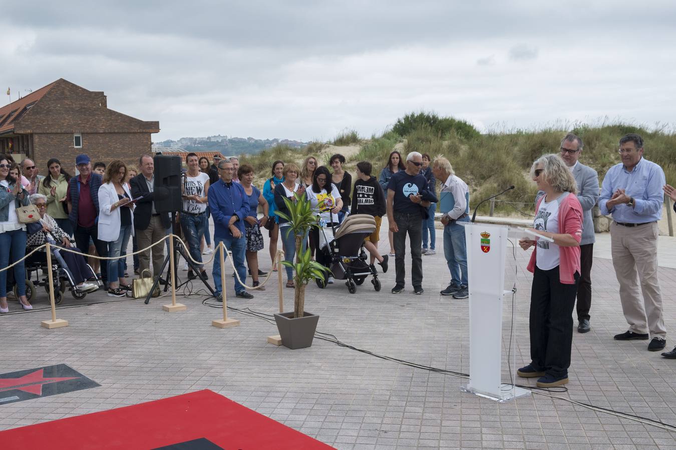 Fotos: Laura Revuelta y los pioneros del surf en Cantabria ya tienen sus estrellas en Somo