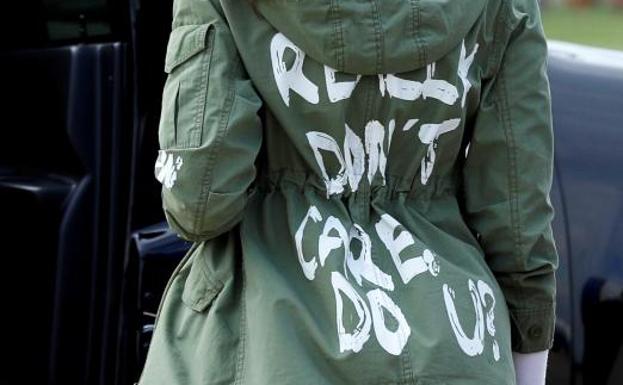 «Realmente no me importa»: la inoportuna chaqueta de Melania Trump