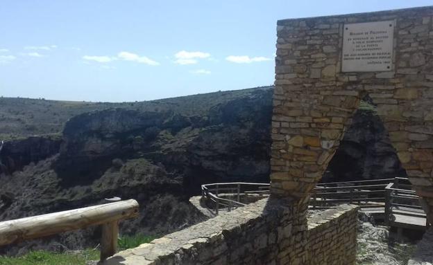 Mirador de Félix Rodríguez de la Fuente, en Pelegrina.