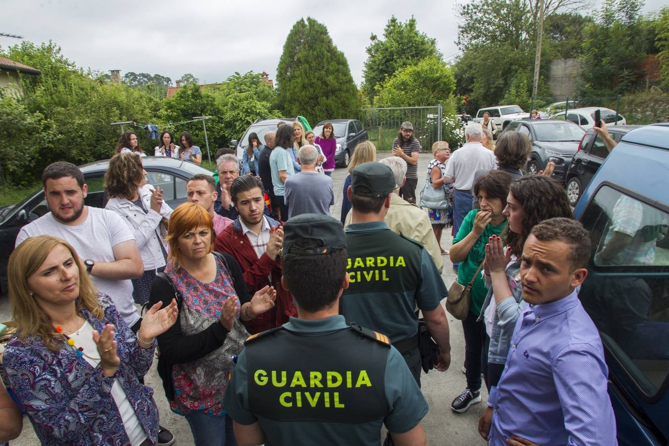 Fotos: Se paraliza el desahucio de la familia de Gama