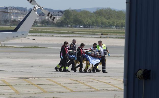 La FECAV pide que el helicóptero del 112 no tenga que aterrizar en el aeropuerto Seve Ballesteros, como muestra esta la imagen de archivo, para que luego una ambulancia traslade a los heridos al hospital Valdecilla.