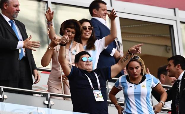Maradona durante el Francia-Argentina