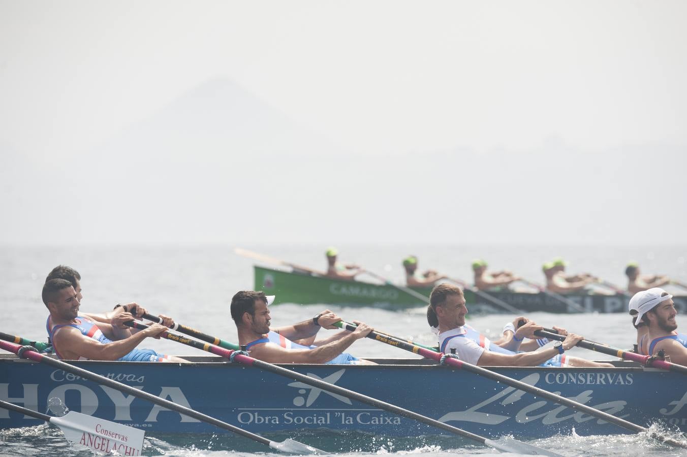 La traineta de El Astillero confirmó los pronósticos y se impuso en el campeonato regional de traineras.