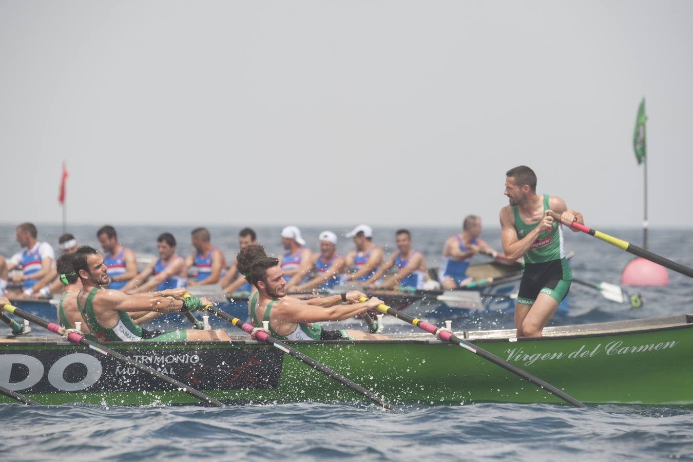 La traineta de El Astillero confirmó los pronósticos y se impuso en el campeonato regional de traineras.