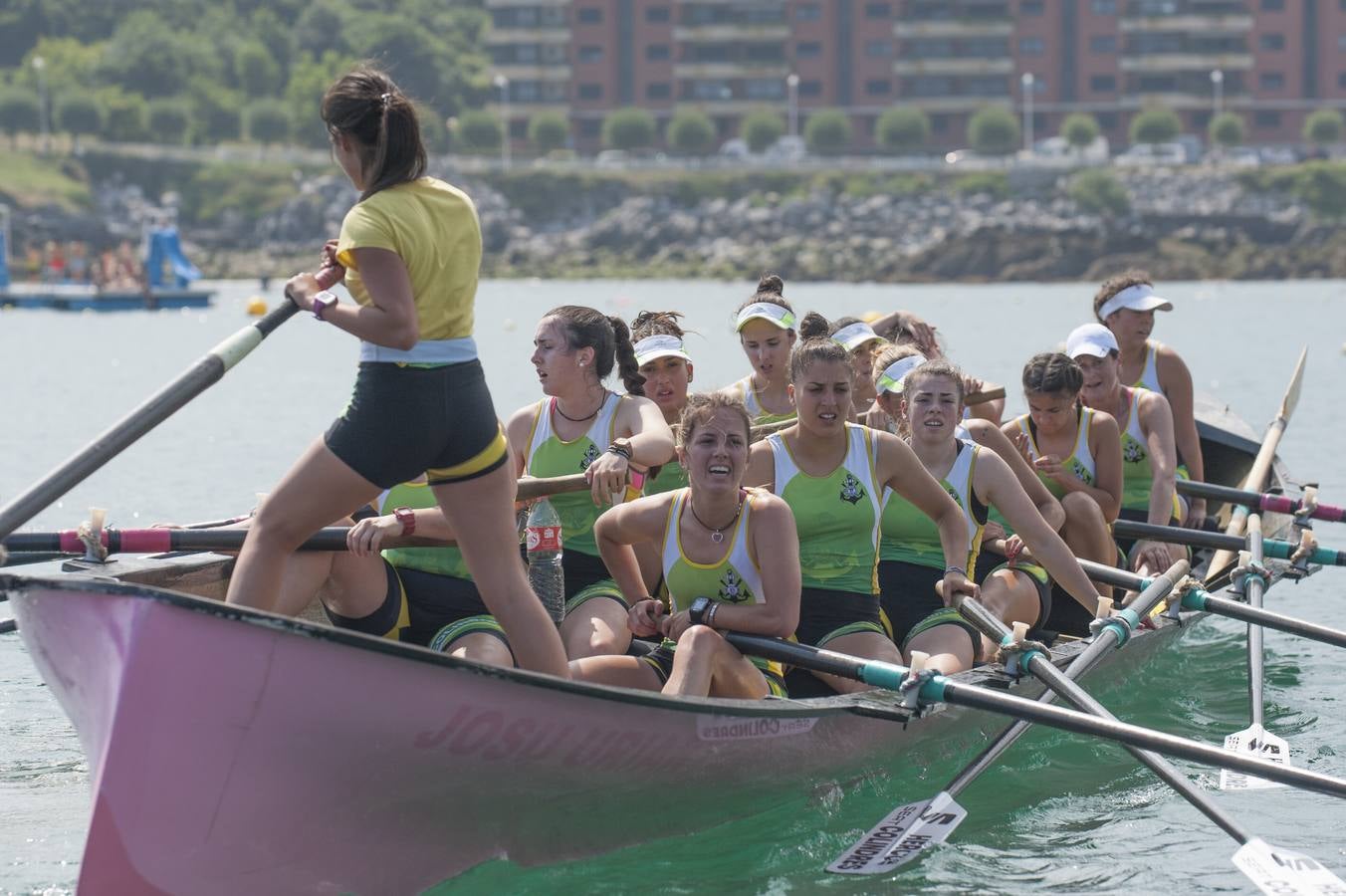 La traineta de El Astillero confirmó los pronósticos y se impuso en el campeonato regional de traineras.