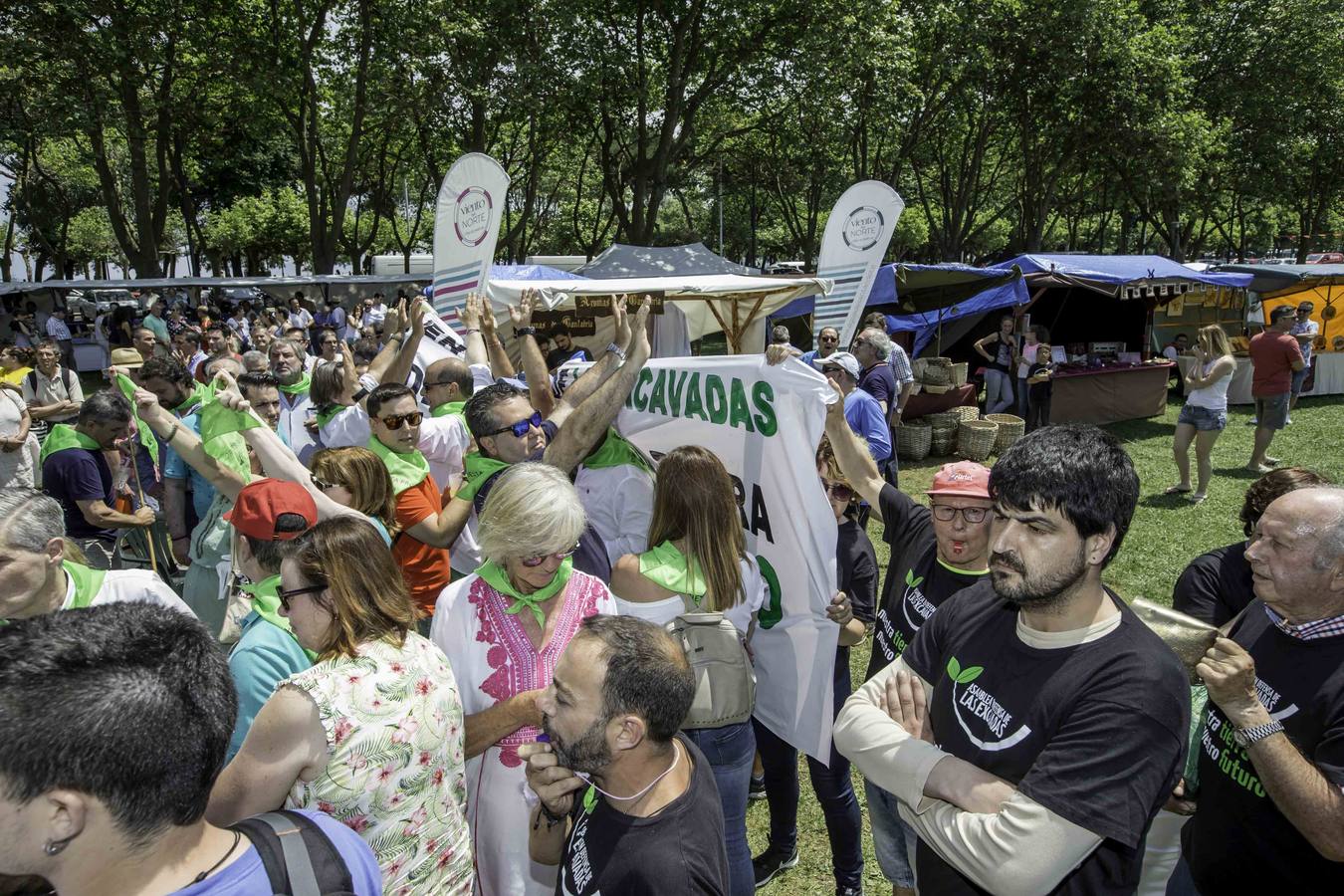 La fiesta del PRC se ha visto empañada por el enfrentamiento entre miembros de la Plataforma de las EXcavadas y simpatizantes y militantes del PRC