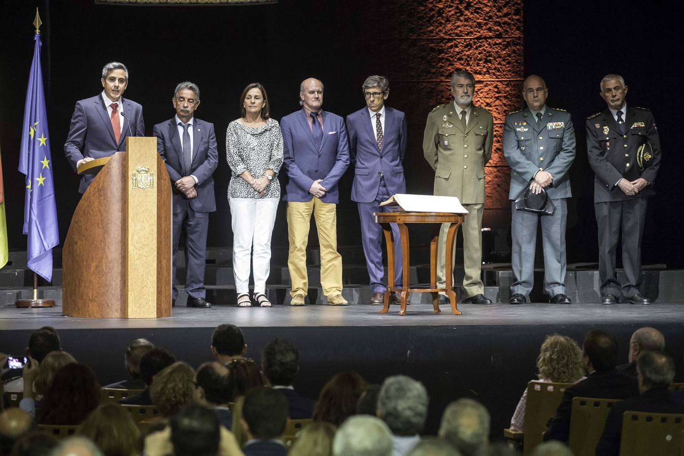 El ministro de Ciencia, Pedro Duque, preside en acto en el Paraninfo de La Magdalena