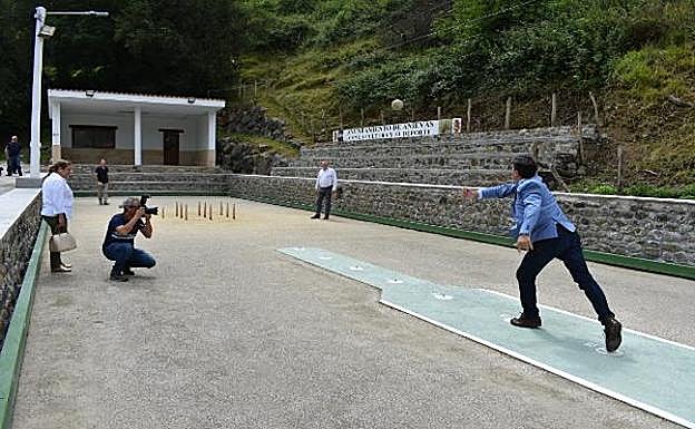 Mañanes probando la nueva bolera de Barriopalacio