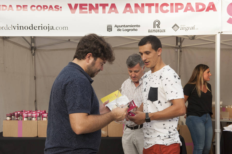 Diez bodegas traen a la ciudad sus mejores caldos para participar en la mayor cata callejera del país 