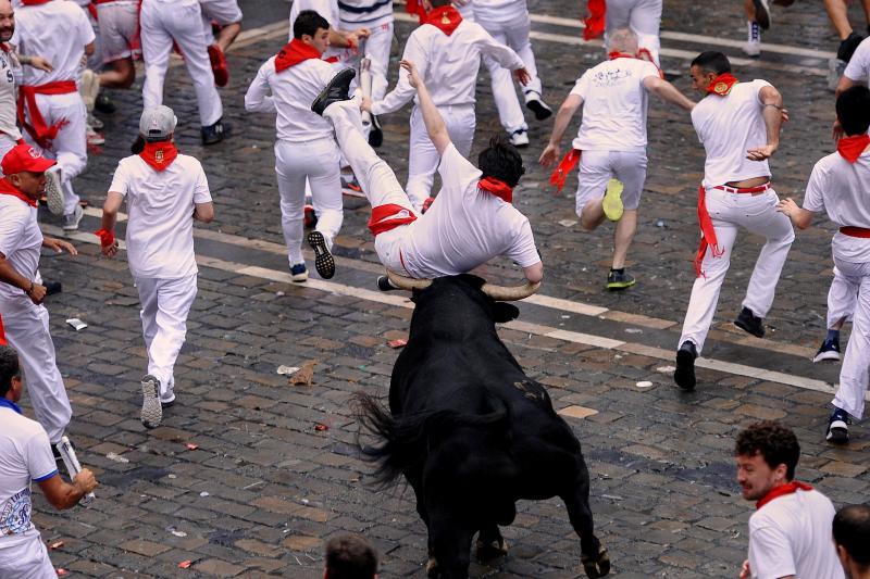 La carrera ha durado dos minutos y 54 segundos y ha sido tranquila, aunque ha habido momentos de peligro en Santo Domingo con los dos toros rezagados