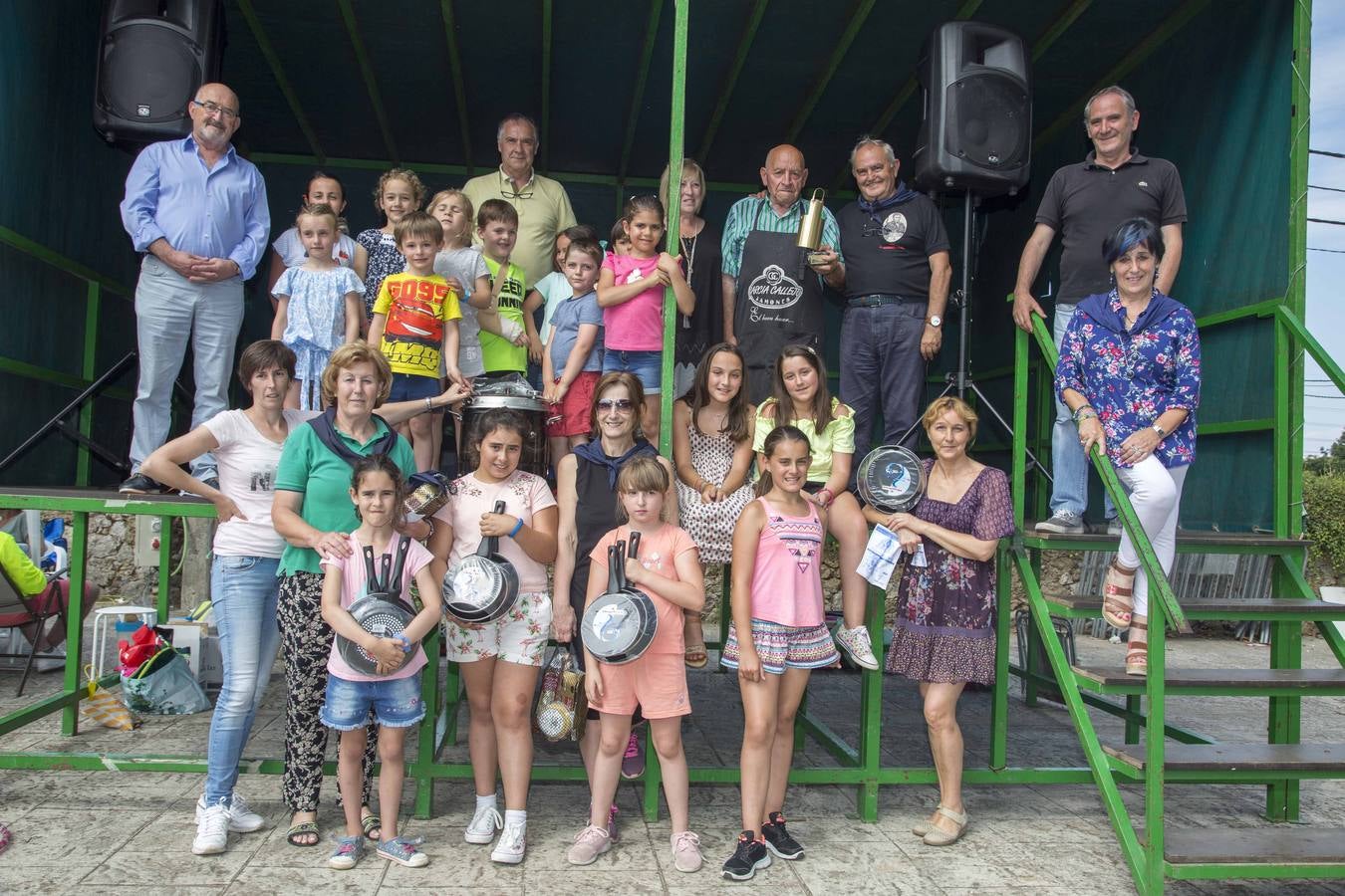 Imágenes del pregón, del concurso de ollas ferroviarias y de la paella solidaria de las fiestas de la Virgen del Carmen de Camargo