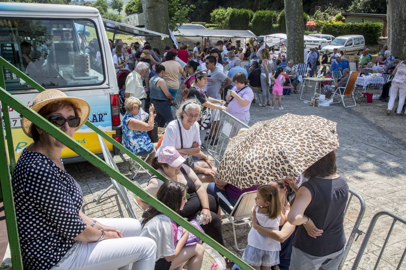 Imágenes del pregón, del concurso de ollas ferroviarias y de la paella solidaria de las fiestas de la Virgen del Carmen de Camargo
