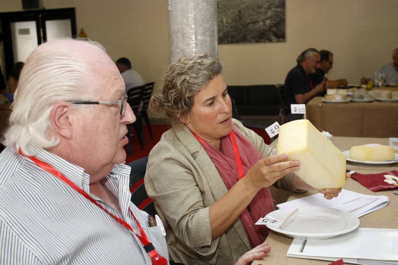 La Asociación Frisona de Cantabria otorga los premios a las marcas Divirín de La Jarradilla, Los Pasiegos y El Macho tras pasar la cata de un jurado de expertos del sector de la gastronomía y productos 