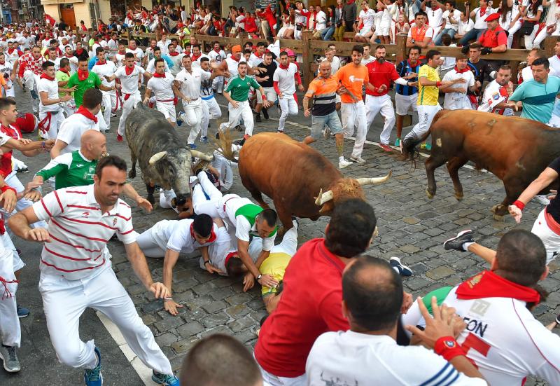 Dos minutos y 33 segundos ha durado este tercer encierro. Rápido y limpio