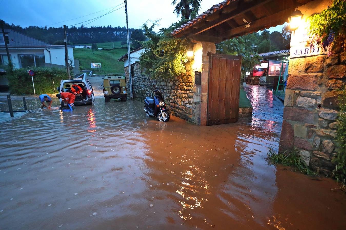 Fotos: Tromba de agua en Cabezón de la Sal