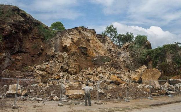 Cantur prepara el terreno para reconstruir la caseta de las jirafas durante este verano