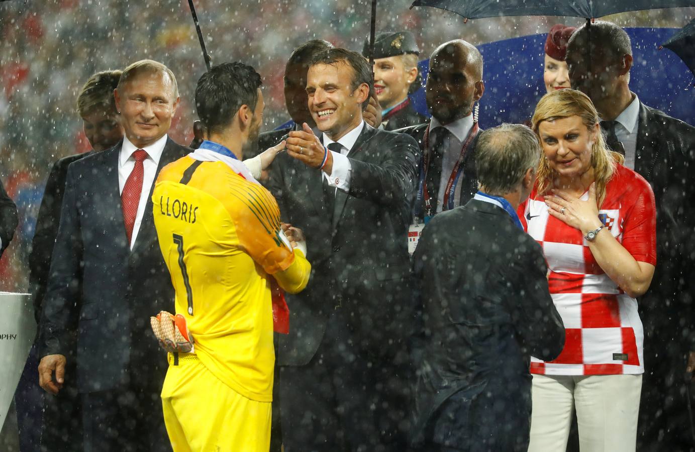 La selección francesa celebra su segunda estrella en la camiseta tras derrotar en la final a Croacia (4-2).