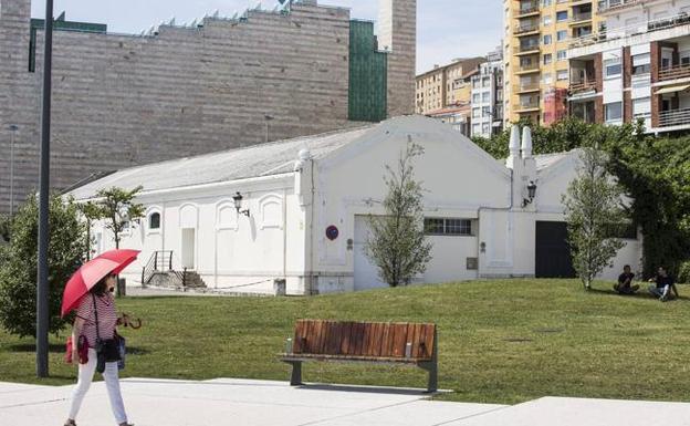 Las naves del Puerto de Santander situadas en la calle Gamazo, donde se ha proyectado Enaire.