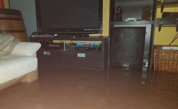 Vivienda inundada en Arnuero anoche.