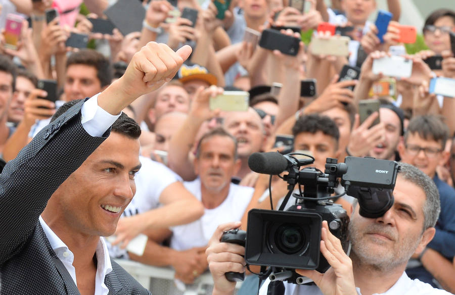 El luso desata la locura entre la afición de la Juventus, que le pide la conquista de la Champions.