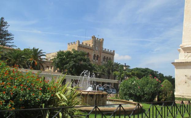 Ciudadela, entramado histórico y encantador puerto Mediterráneo