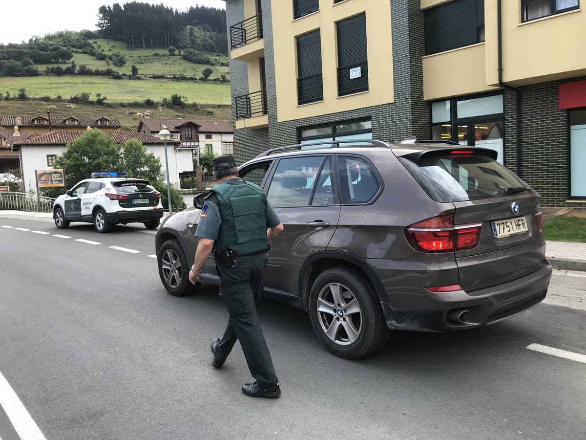 Fotos: Controles de la Guardia Civil en Liébana para dar con Luciano Simón