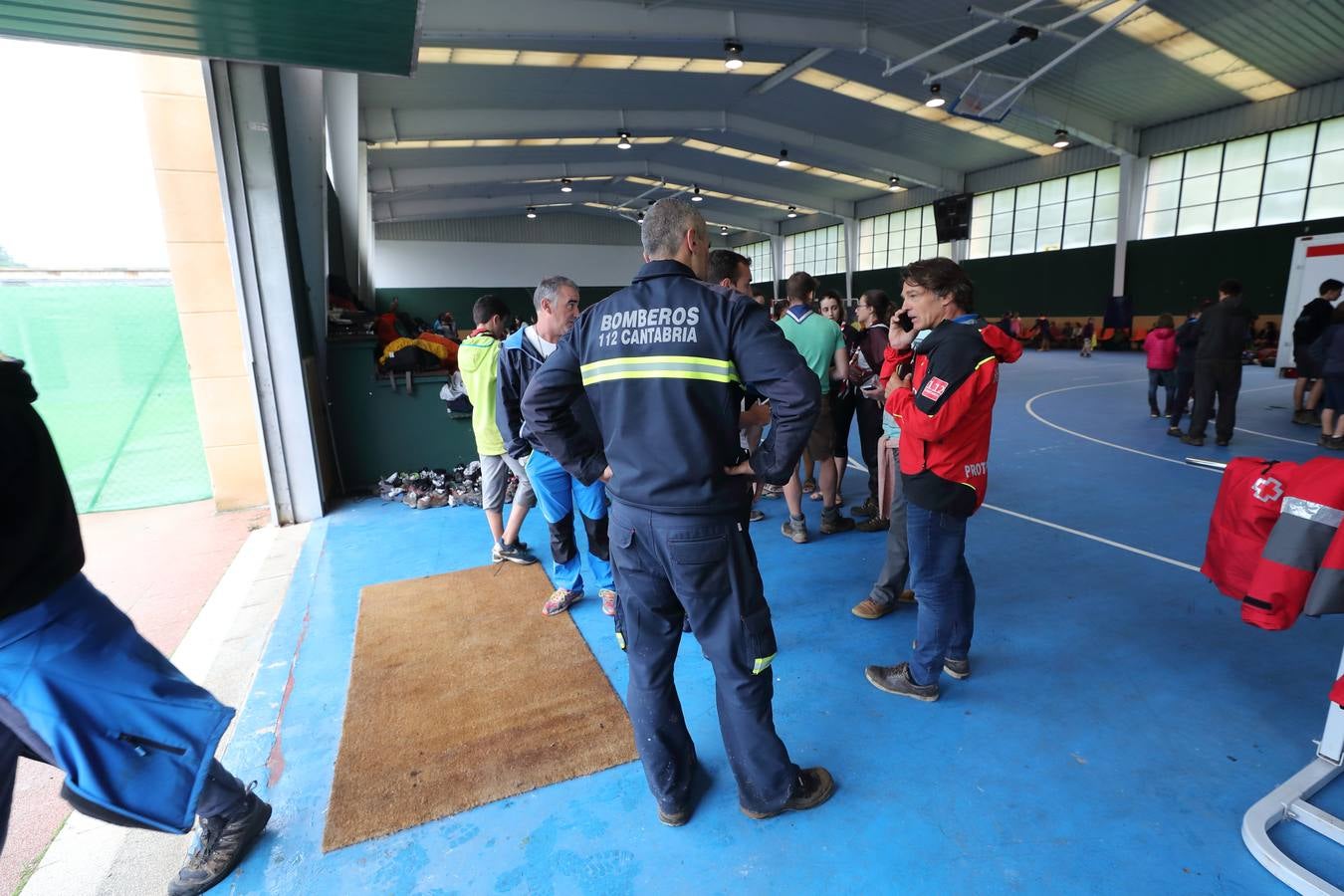 Fotos: Trescientos niños evacuados de un campamento en Rionansa por las fuertes lluvias