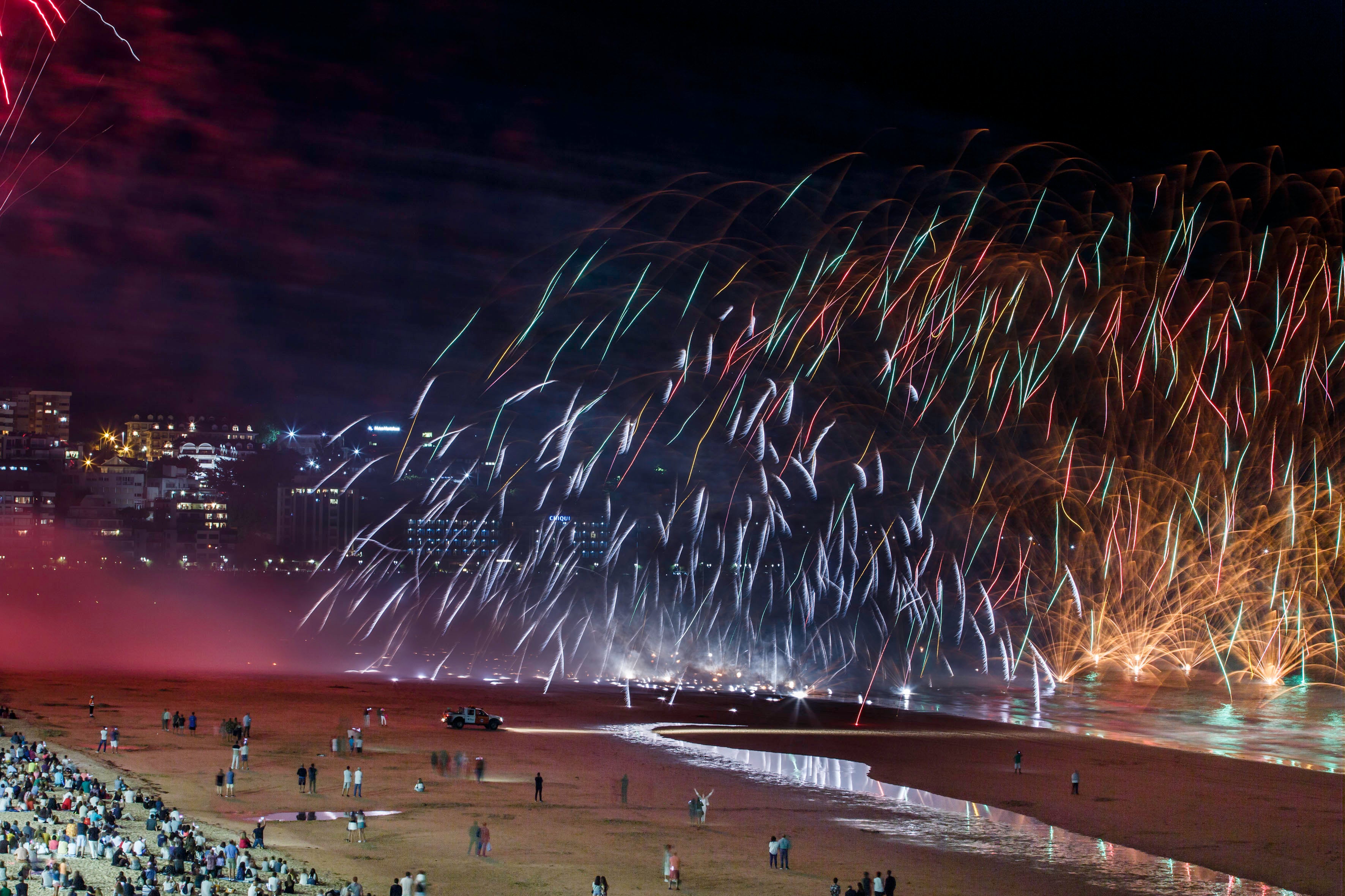 Fotos: El Sardinero se ilumina con los fuegos artificiales