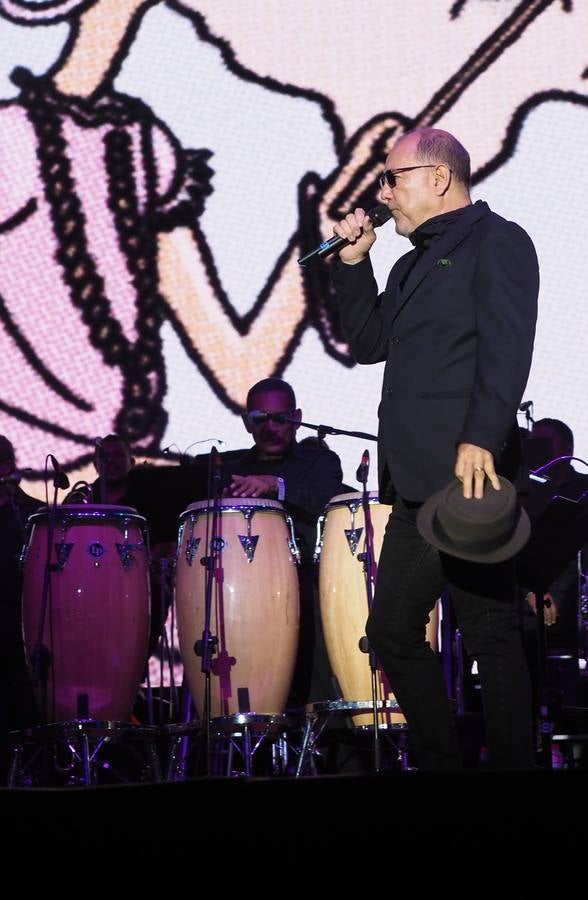 Rubén Blades y Kiko Veneno protagonizaron ayer en Los Conciertos de La Campa una «comunión potente», una cita en lo que se recaude irá a parar al Proyecto de Amara, la Asociación de Niños con Cáncer de Cantabria.