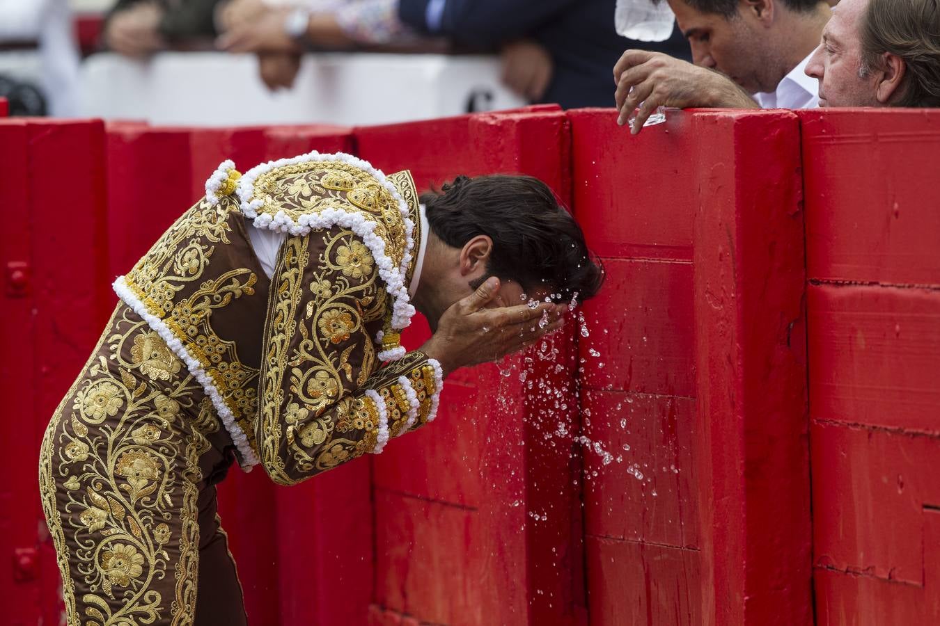 Fotos: Perera sale por la puerta grande en la segunda corrida de toros de la Feria de Santiago