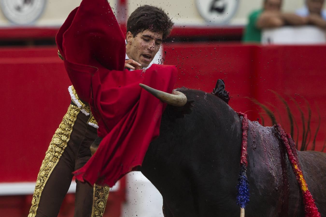 Fotos: Perera sale por la puerta grande en la segunda corrida de toros de la Feria de Santiago