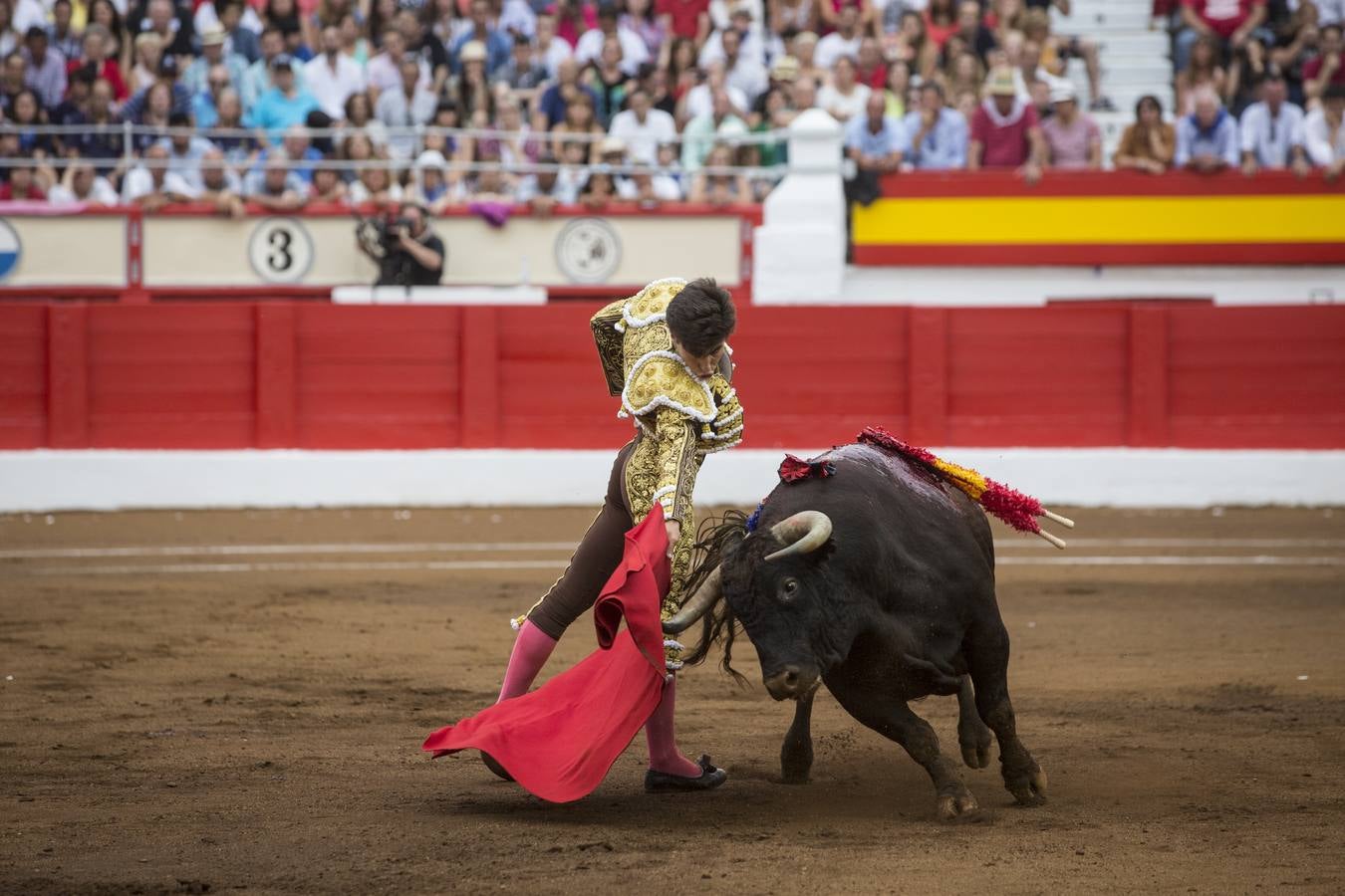 Fotos: Perera sale por la puerta grande en la segunda corrida de toros de la Feria de Santiago