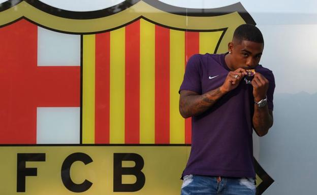 Malcom besa el escudo del Barcelona, pero estuvo a punto de abrazar el de la Roma. 