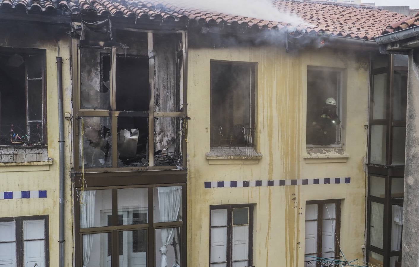 Fotos: Incendio en la calle San Sebastián de Santander