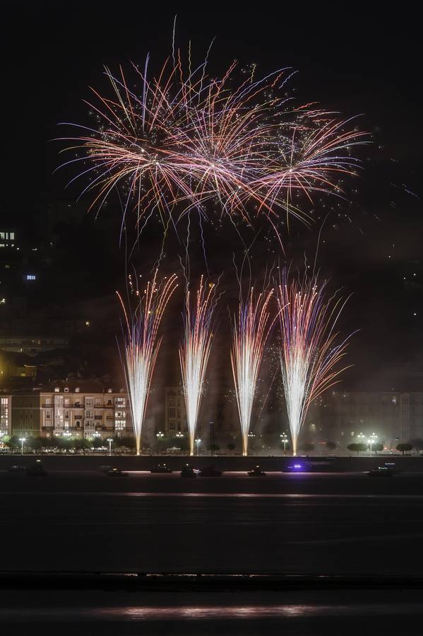Fotos: Fuegos sobre el muelle