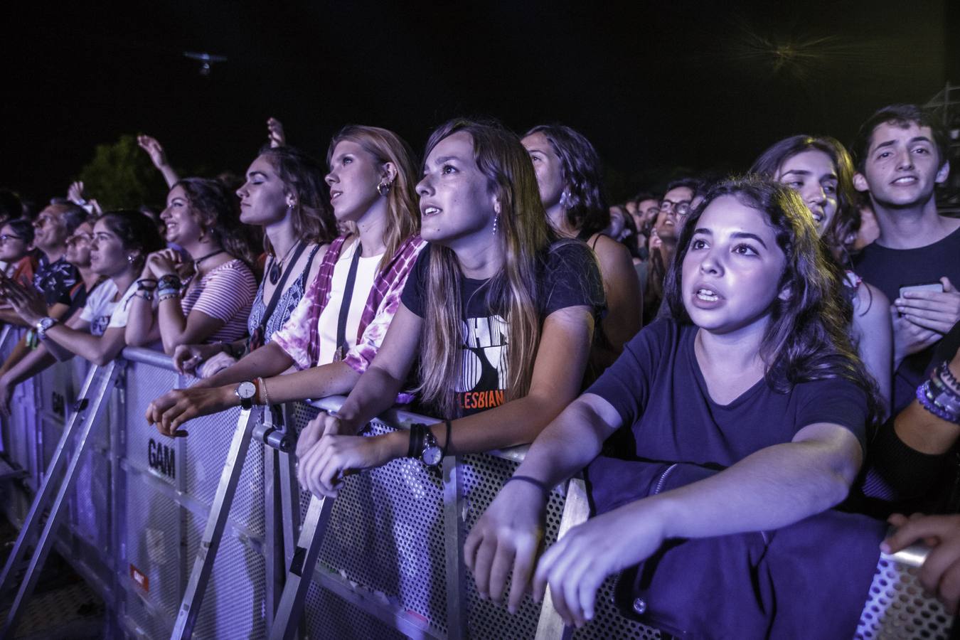 Miles de personas arropan a Vetusta Morla en el concierto de este jueves por la noche en La Campa de la Magdalena