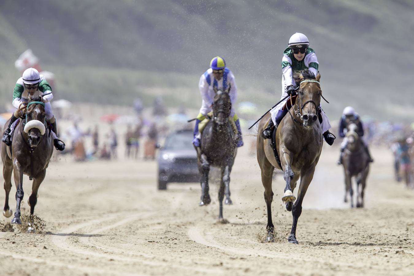 La amazona cántabra es la primera que gana la carrera principal, en una jornada en la que Diego Sarabia se impuso en las otras dos pruebas del día