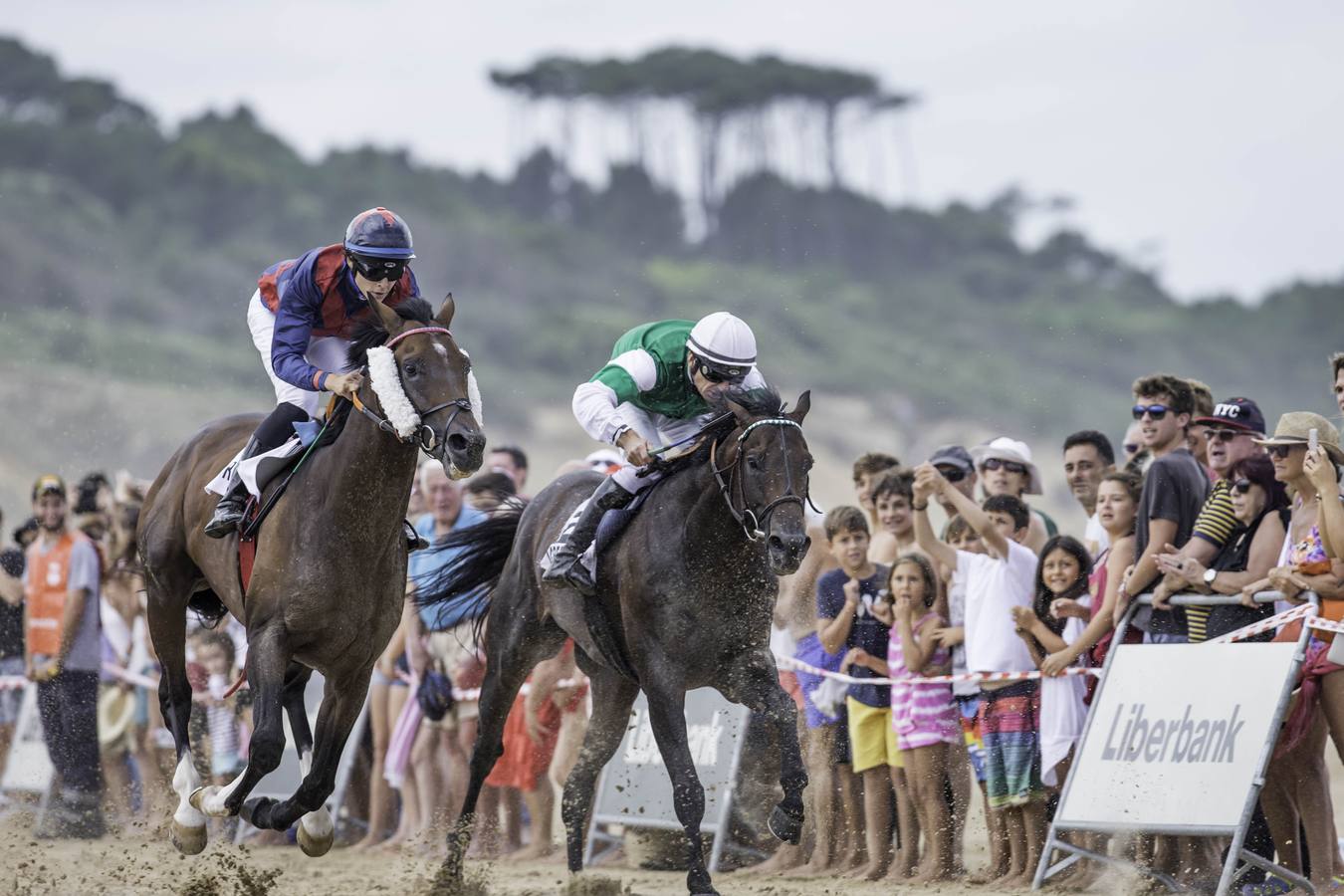 La amazona cántabra es la primera que gana la carrera principal, en una jornada en la que Diego Sarabia se impuso en las otras dos pruebas del día