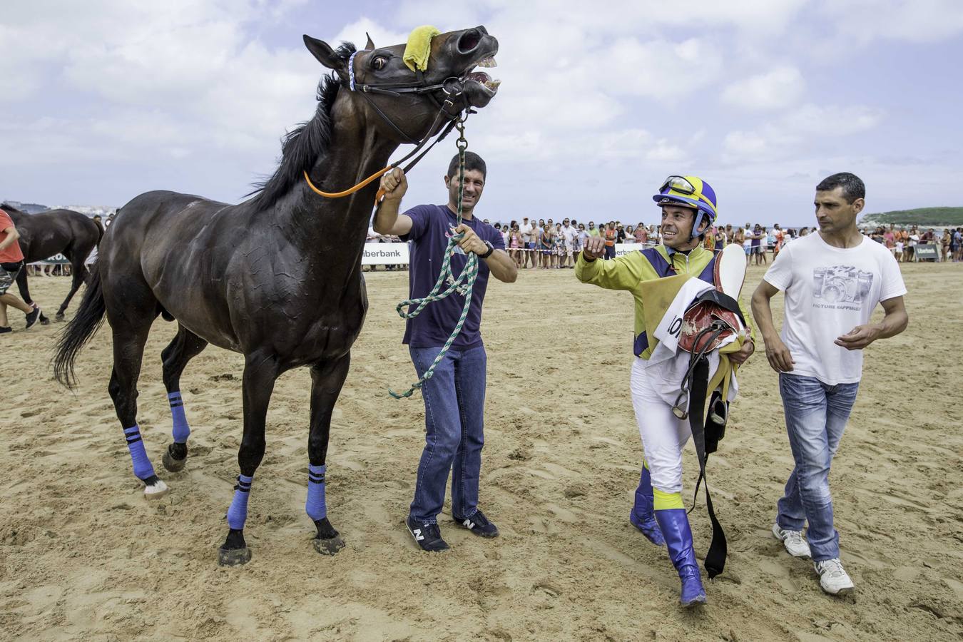 La amazona cántabra es la primera que gana la carrera principal, en una jornada en la que Diego Sarabia se impuso en las otras dos pruebas del día
